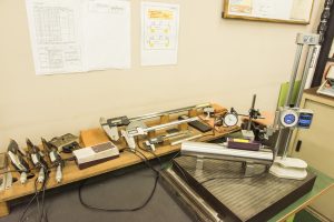 三次元測定器・画像測定器による検査の様子